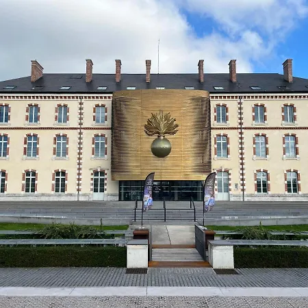 Le Melunais, Face A La Seine