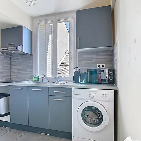 Le Melunais, A Minute De La Seine