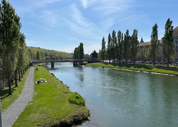 Le Melunais, A Minute De La Seine * Melun